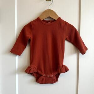 Kate Quinn Organics Ribbed Ruffle Leg LS Onesie - 6-12 Mo